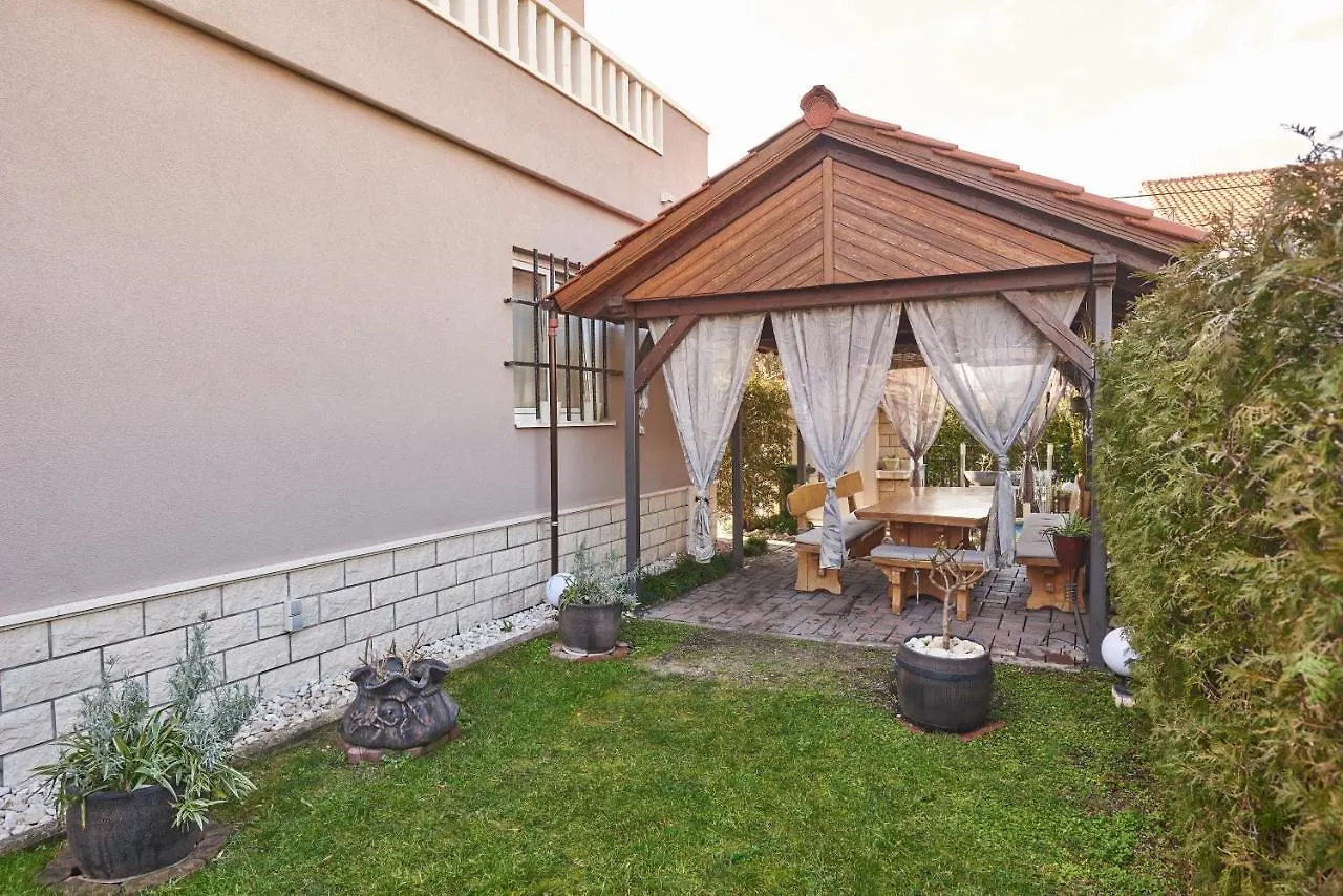 Apartments Lovric With Sea View Kastela Croatia