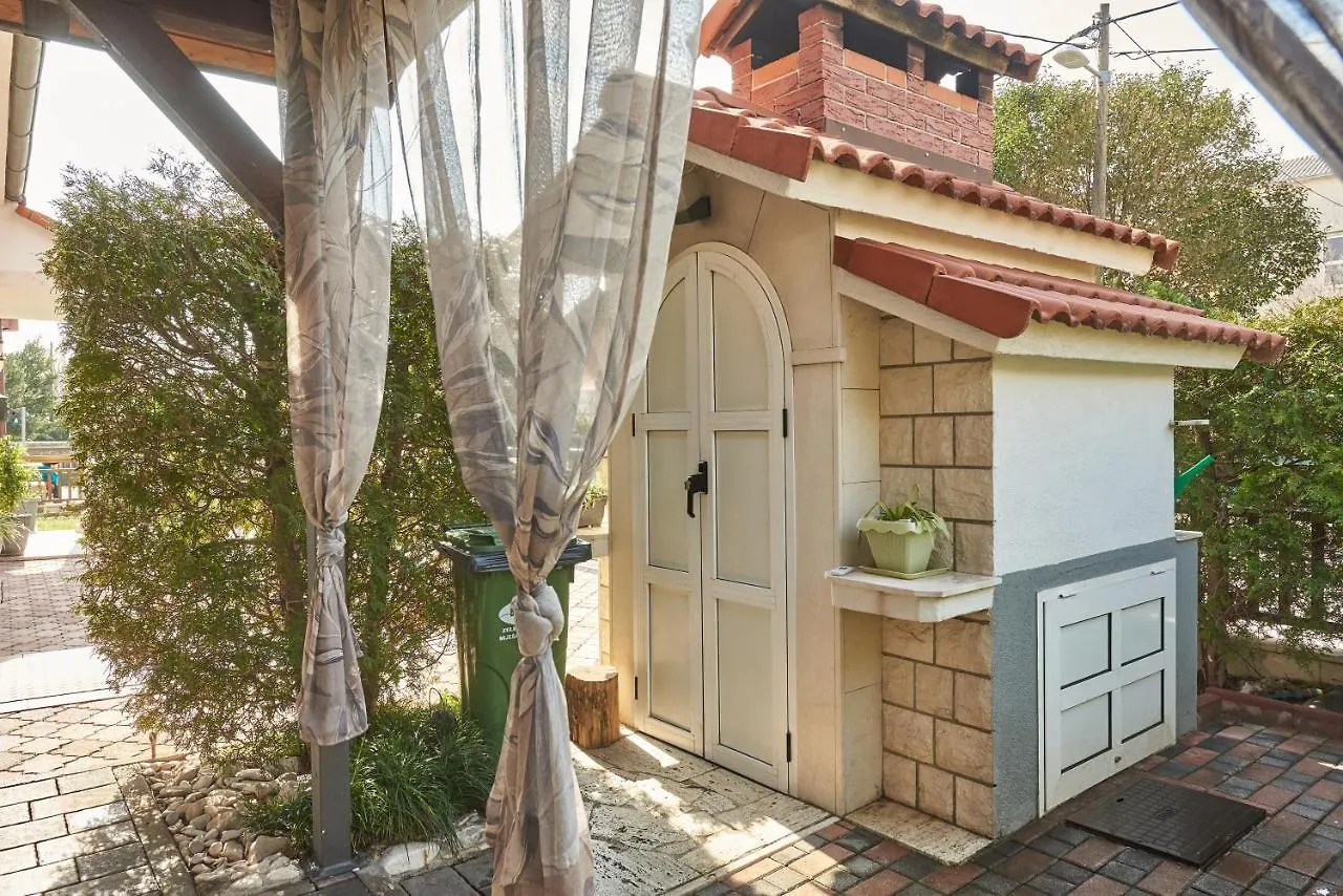 Apartments Lovric With Sea View Kastela