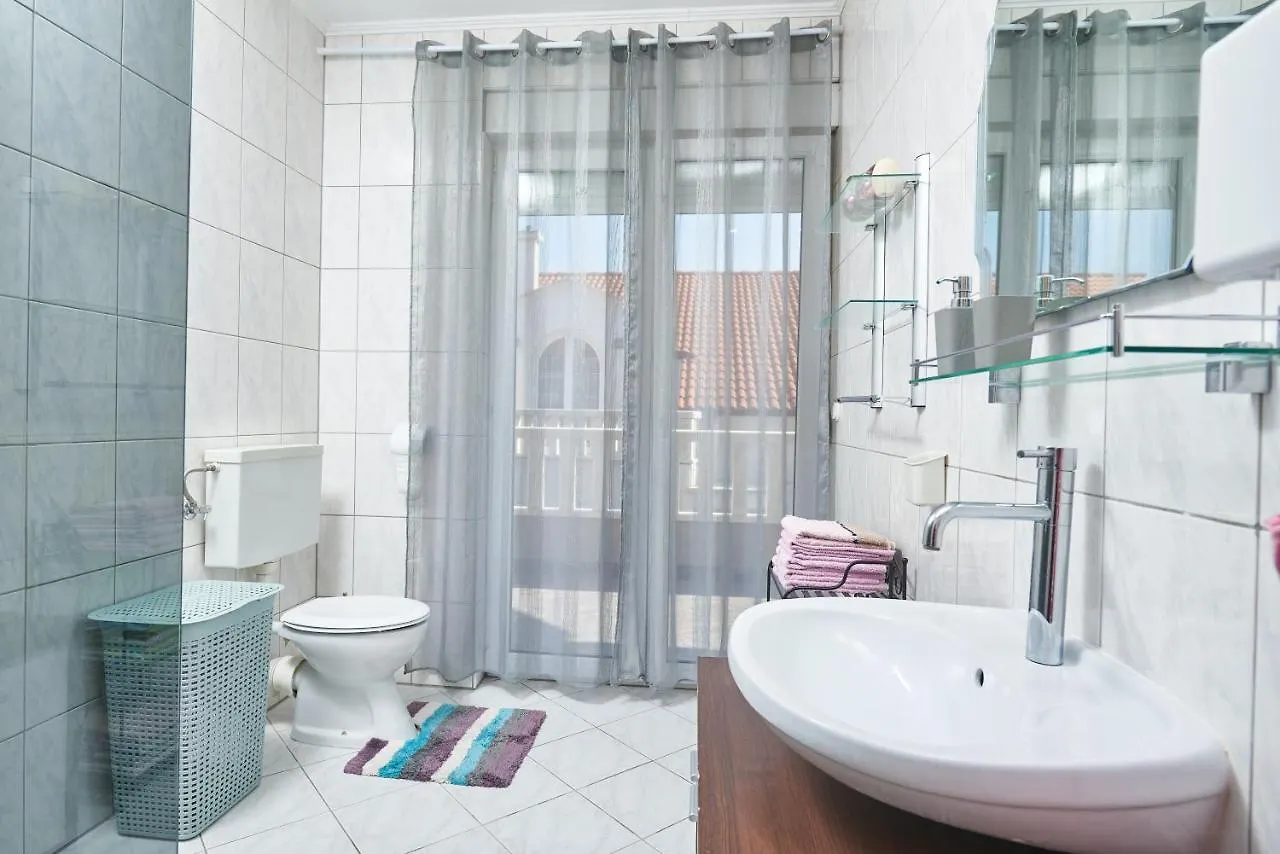 Apartments Lovric With Sea View Kastela