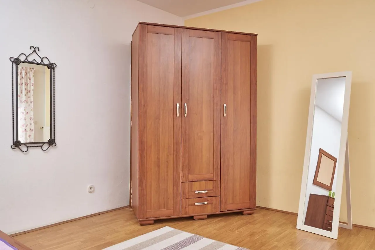 Apartments Lovric With Sea View Kastela