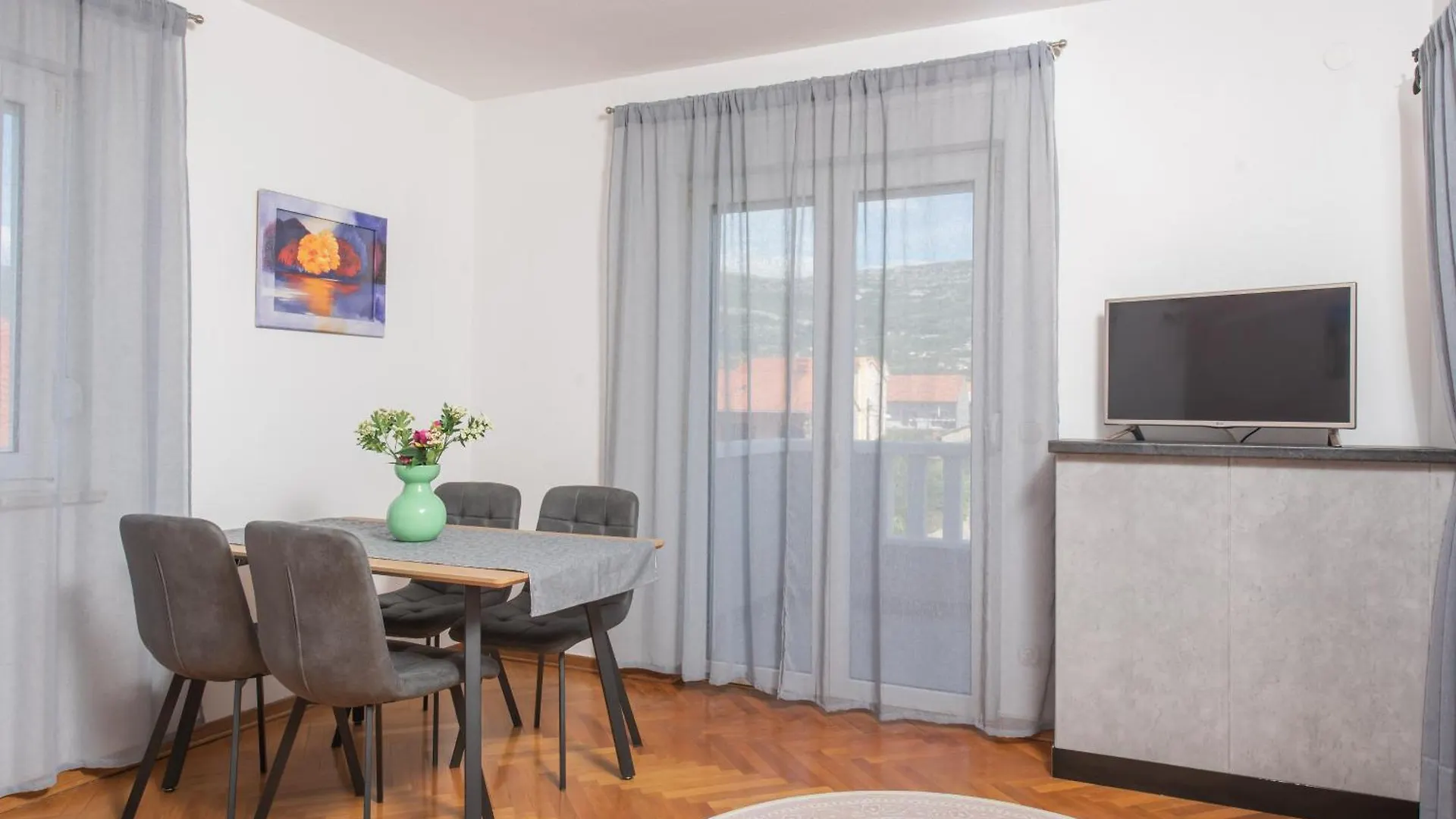 Apartments Lovric With Sea View Kastela