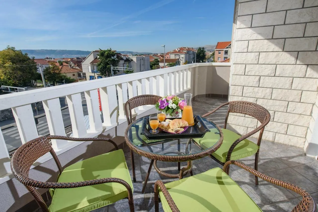 Apartments Lovric With Sea View Kastela Croatia