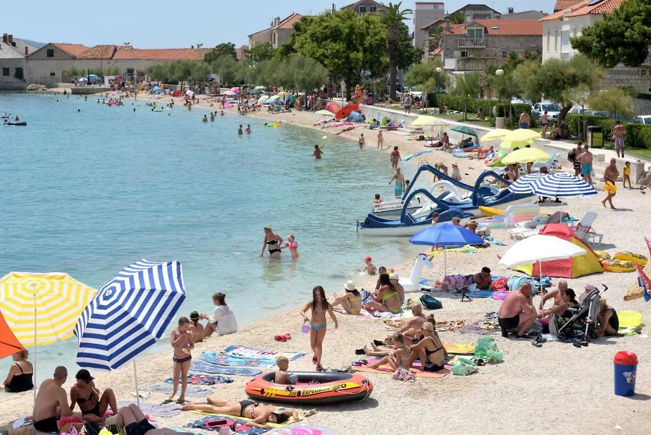 Apartments Lovric With Sea View Kastela Croatia